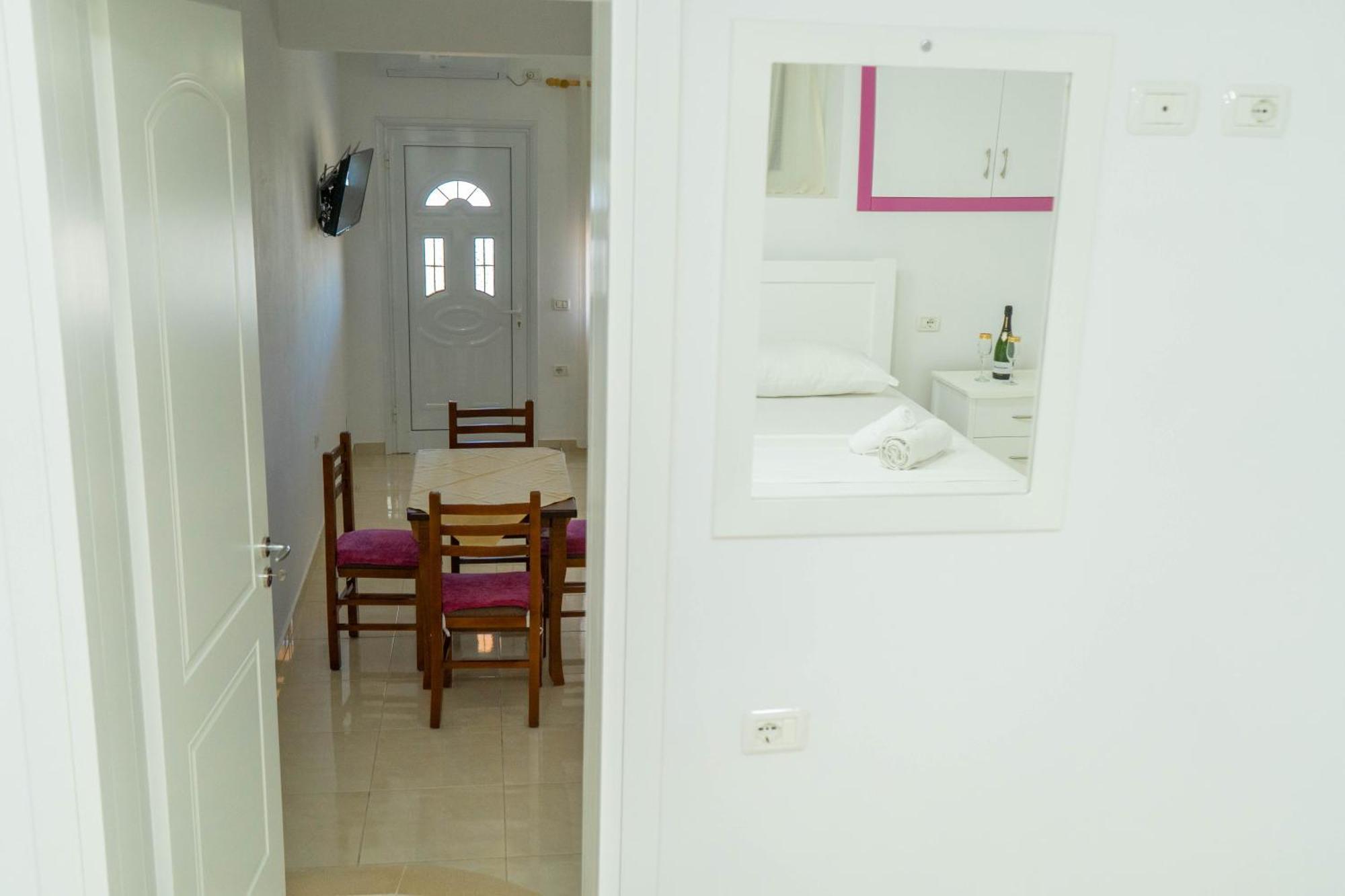 Vila Aliaj Vlore Exterior photo